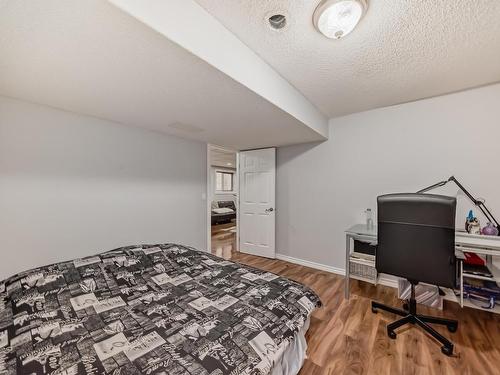 1367 117, Edmonton, AB - Indoor Photo Showing Bedroom