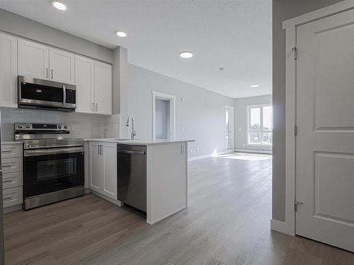 217 12804 140 Avenue, Edmonton, AB - Indoor Photo Showing Kitchen