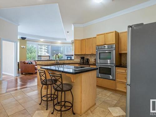 401 10106 105 Street, Edmonton, AB - Indoor Photo Showing Kitchen