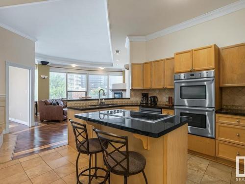 401 10106 105 Street, Edmonton, AB - Indoor Photo Showing Kitchen