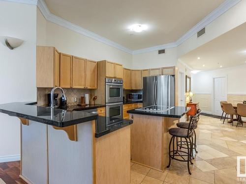 401 10106 105 Street, Edmonton, AB - Indoor Photo Showing Kitchen