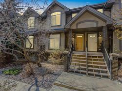 4755 TERWILLEGAR CM NW  Edmonton, AB T6R 3V6