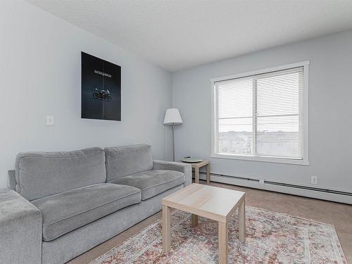 414 5390 Chappelle Road, Edmonton, AB - Indoor Photo Showing Living Room