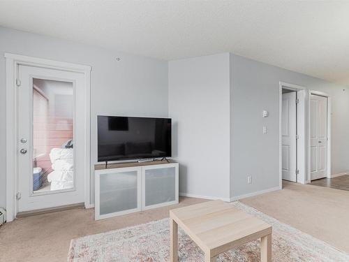 414 5390 Chappelle Road, Edmonton, AB - Indoor Photo Showing Living Room