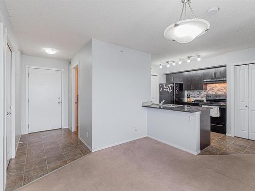 414 5390 Chappelle Road, Edmonton, AB - Indoor Photo Showing Kitchen