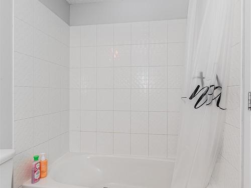 414 5390 Chappelle Road, Edmonton, AB - Indoor Photo Showing Bathroom