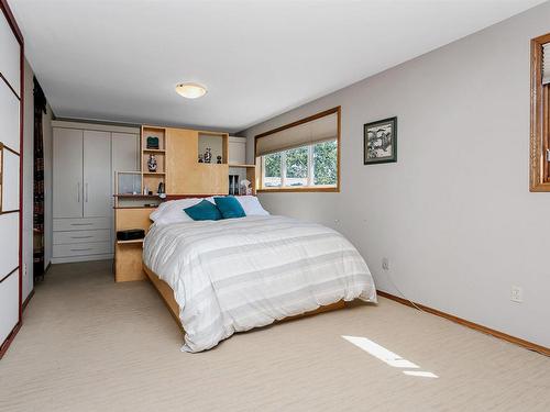 8911 97 Street, Edmonton, AB - Indoor Photo Showing Bedroom