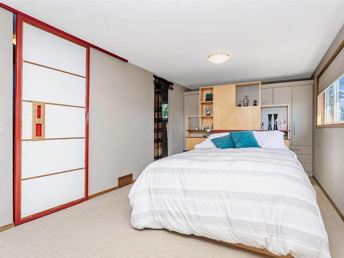 8911 97 Street, Edmonton, AB - Indoor Photo Showing Bedroom