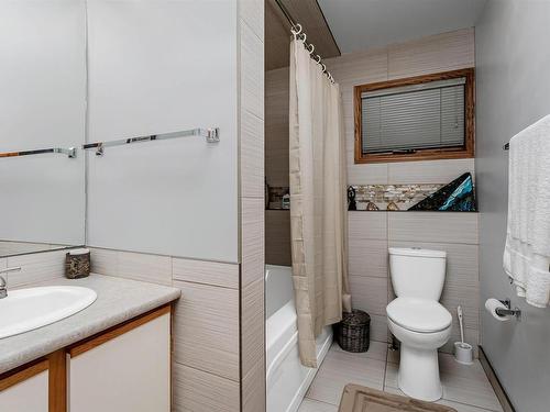 8911 97 Street, Edmonton, AB - Indoor Photo Showing Bathroom