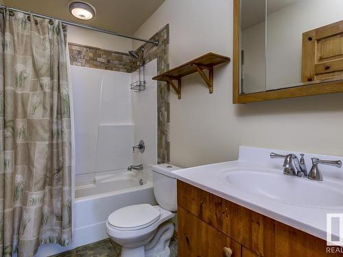 25018 Richfield Drive, Rural Sturgeon County, AB - Indoor Photo Showing Bathroom