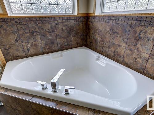 25018 Richfield Drive, Rural Sturgeon County, AB - Indoor Photo Showing Bathroom