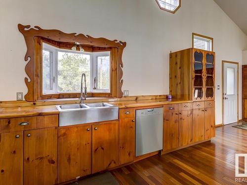 25018 Richfield Drive, Rural Sturgeon County, AB - Indoor Photo Showing Kitchen With Double Sink