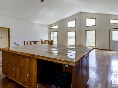 25018 Richfield Drive, Rural Sturgeon County, AB - Indoor Photo Showing Other Room