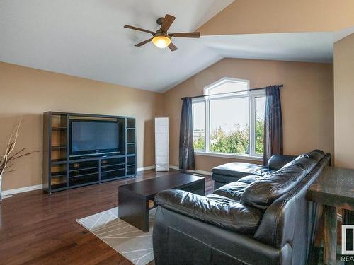 28 Snowbird Cr, Leduc, AB 