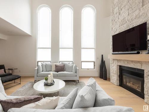 329 Estate Drive, Sherwood Park, AB - Indoor Photo Showing Living Room