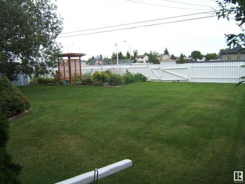 5621 48 St, Vegreville, AB 