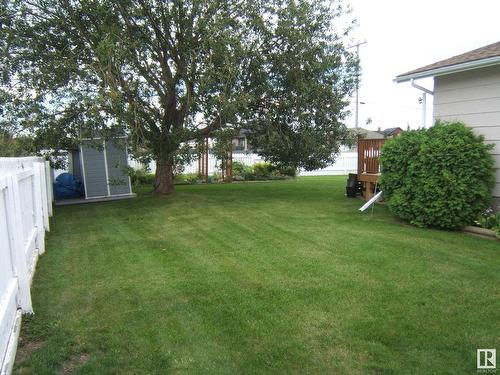 5621 48 St, Vegreville, AB 