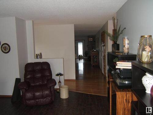 5621 48 Street, Vegreville, AB - Indoor Photo Showing Other Room