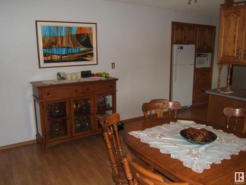 5621 48 Street, Vegreville, AB - Indoor Photo Showing Dining Room