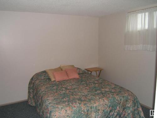 5621 48 Street, Vegreville, AB - Indoor Photo Showing Bathroom