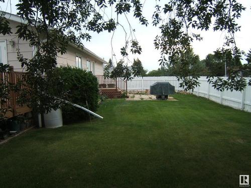 5621 48 Street, Vegreville, AB - Indoor Photo Showing Laundry Room