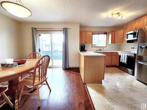 71 10909 106 Street, Edmonton, AB - Indoor Photo Showing Kitchen