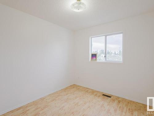 8021 17A Avenue, Edmonton, AB - Indoor Photo Showing Other Room