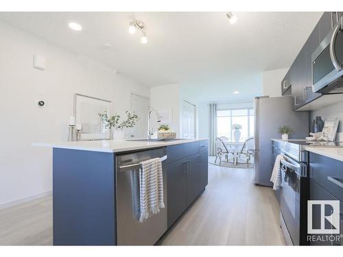 644 174 Avenue, Edmonton, AB - Indoor Photo Showing Kitchen