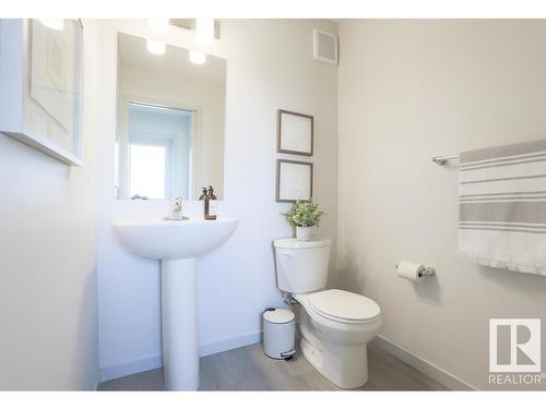 644 174 Avenue, Edmonton, AB - Indoor Photo Showing Bathroom