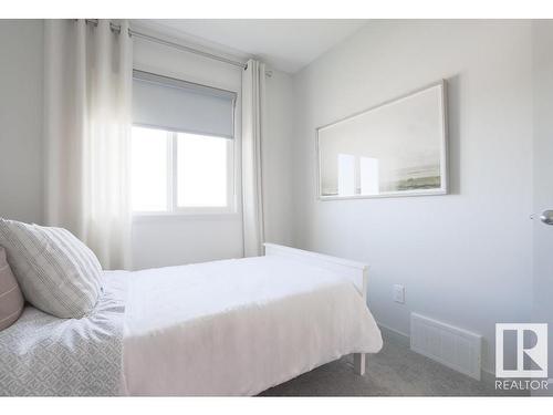 644 174 Avenue, Edmonton, AB - Indoor Photo Showing Bedroom