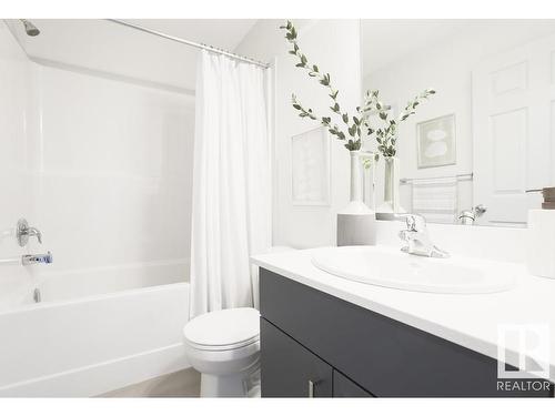 644 174 Avenue, Edmonton, AB - Indoor Photo Showing Bathroom