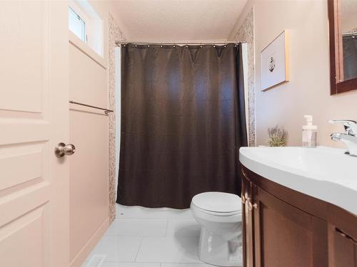 11436 97 Street, Edmonton, AB - Indoor Photo Showing Bathroom