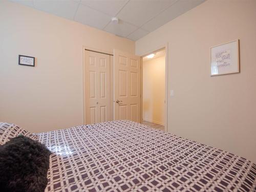 11436 97 Street, Edmonton, AB - Indoor Photo Showing Bedroom