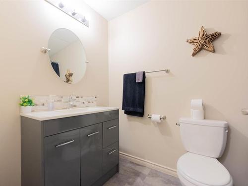 11436 97 Street, Edmonton, AB - Indoor Photo Showing Bathroom