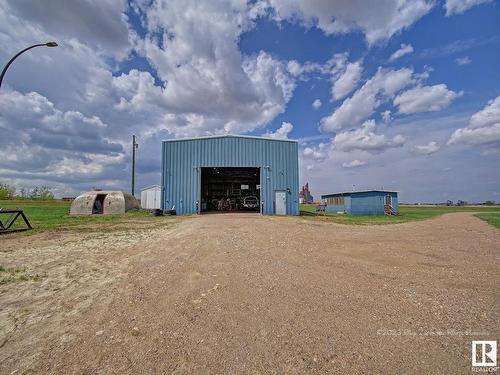 5901 195 Range Road, Lamont, AB 