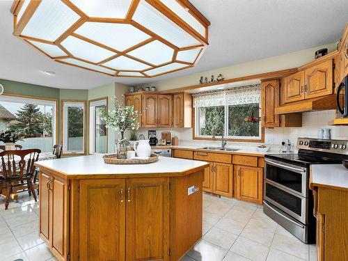 6 Baker Place, Leduc, AB - Indoor Photo Showing Kitchen With Double Sink