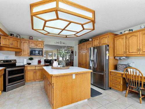 6 Baker Place, Leduc, AB - Indoor Photo Showing Kitchen