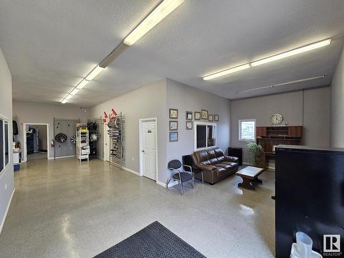 5441 Industrial Rd, Drayton Valley, AB 