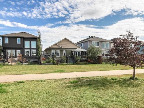 206 Woodhill Ln, Fort Saskatchewan, AB 