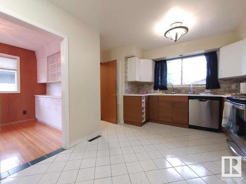 8714 160 Street, Edmonton, AB - Indoor Photo Showing Kitchen