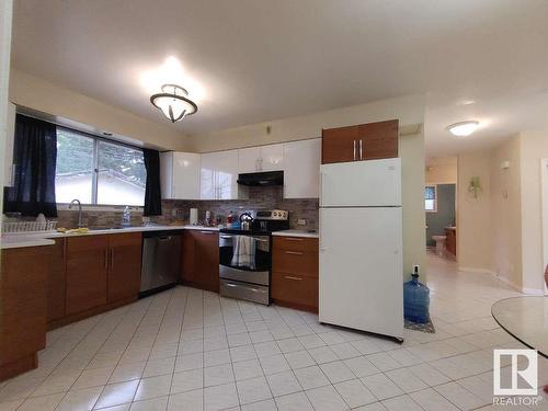 8714 160 Street, Edmonton, AB - Indoor Photo Showing Kitchen