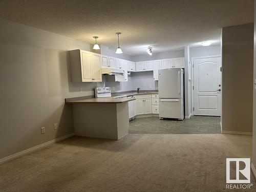 112 7511 171 Street, Edmonton, AB - Indoor Photo Showing Kitchen