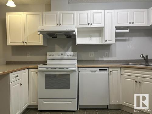 112 7511 171 Street, Edmonton, AB - Indoor Photo Showing Kitchen