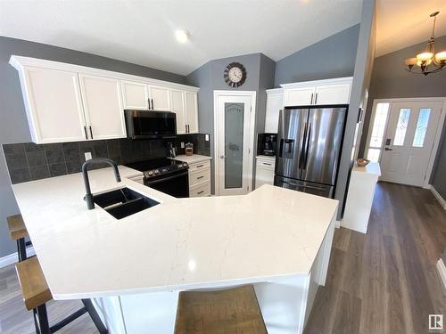 43 Haney Landing, Spruce Grove, AB - Indoor Photo Showing Kitchen With Double Sink