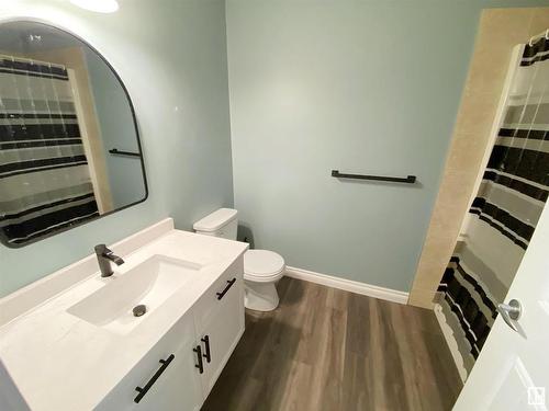 43 Haney Landing, Spruce Grove, AB - Indoor Photo Showing Bathroom