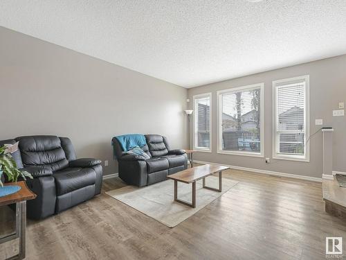 2355 28 Av Nw, Edmonton, AB 