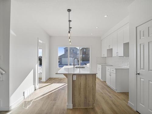 1254 Mcleod Avenue, Spruce Grove, AB - Indoor Photo Showing Kitchen