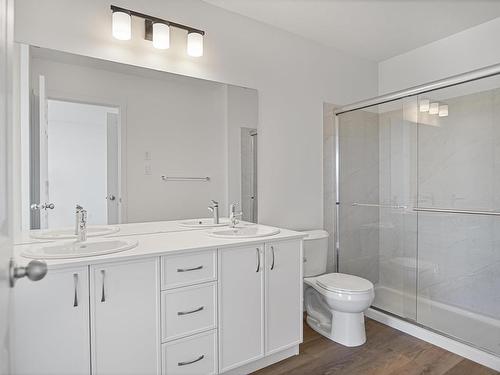 1254 Mcleod Avenue, Spruce Grove, AB - Indoor Photo Showing Bathroom