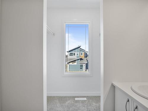 1254 Mcleod Avenue, Spruce Grove, AB - Indoor Photo Showing Bathroom