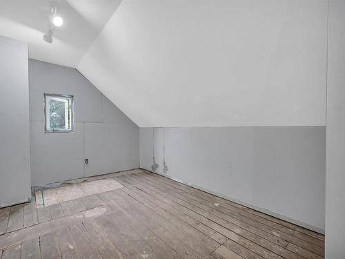 10722 92 Street, Edmonton, AB - Indoor Photo Showing Other Room